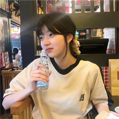 火车上的女孩2021
